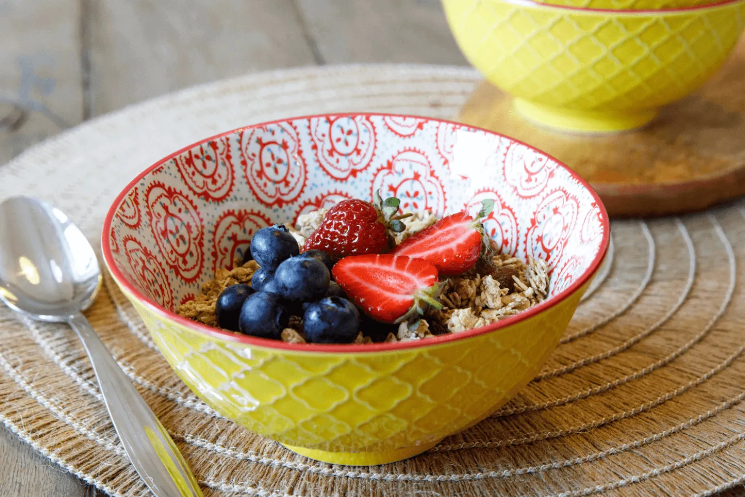 Bol en grès émaillé KitchenCraft motif floral jaune et rouge