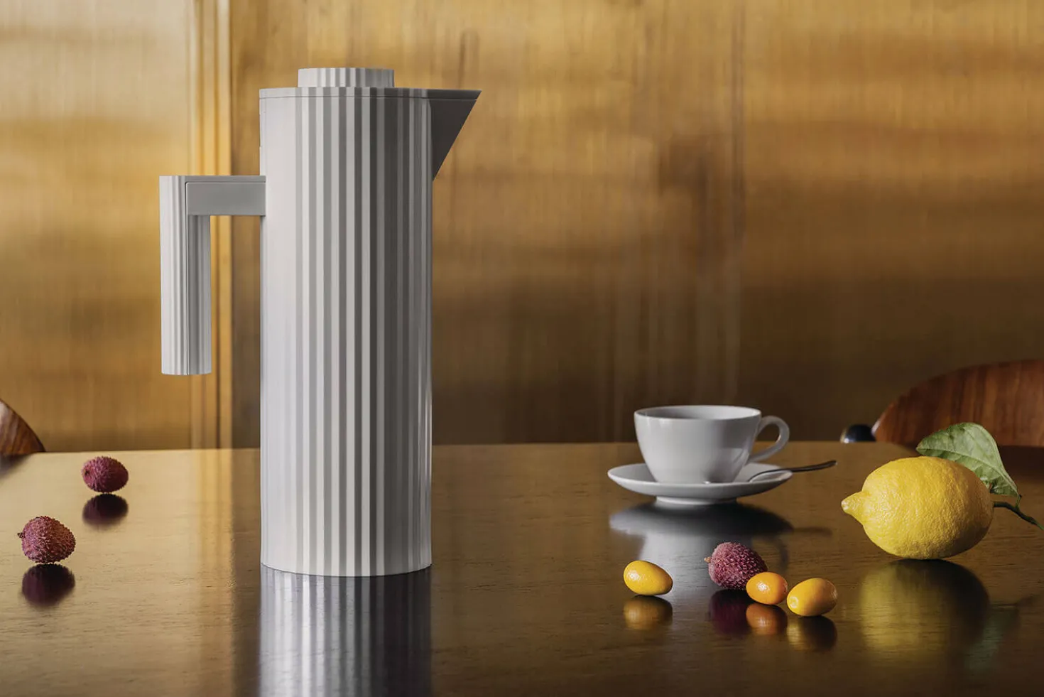 Carafe isotherme Alessi Plissé 1L double paroi design par Michele De Lucchi