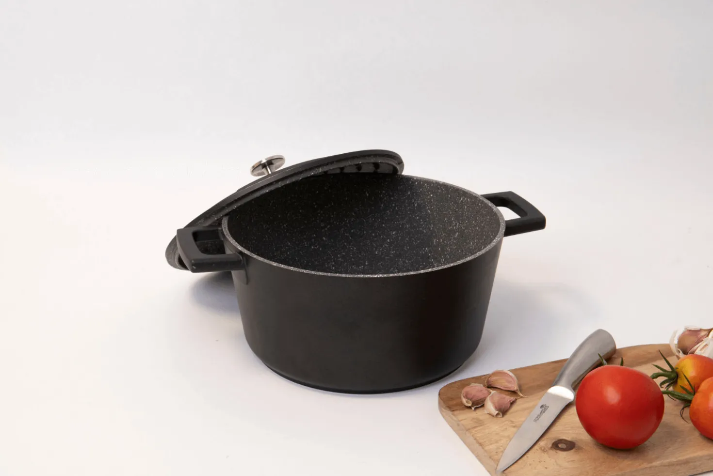 Cocotte MasterClass compatible induction en fonte d'aluminium noir 4L
