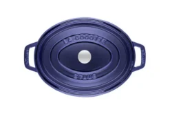 Cocotte Staub ovale en fonte émaillée bleu intense