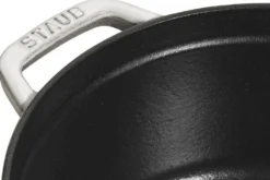Cocotte STAUB ronde en fonte émaillée truffe blanche