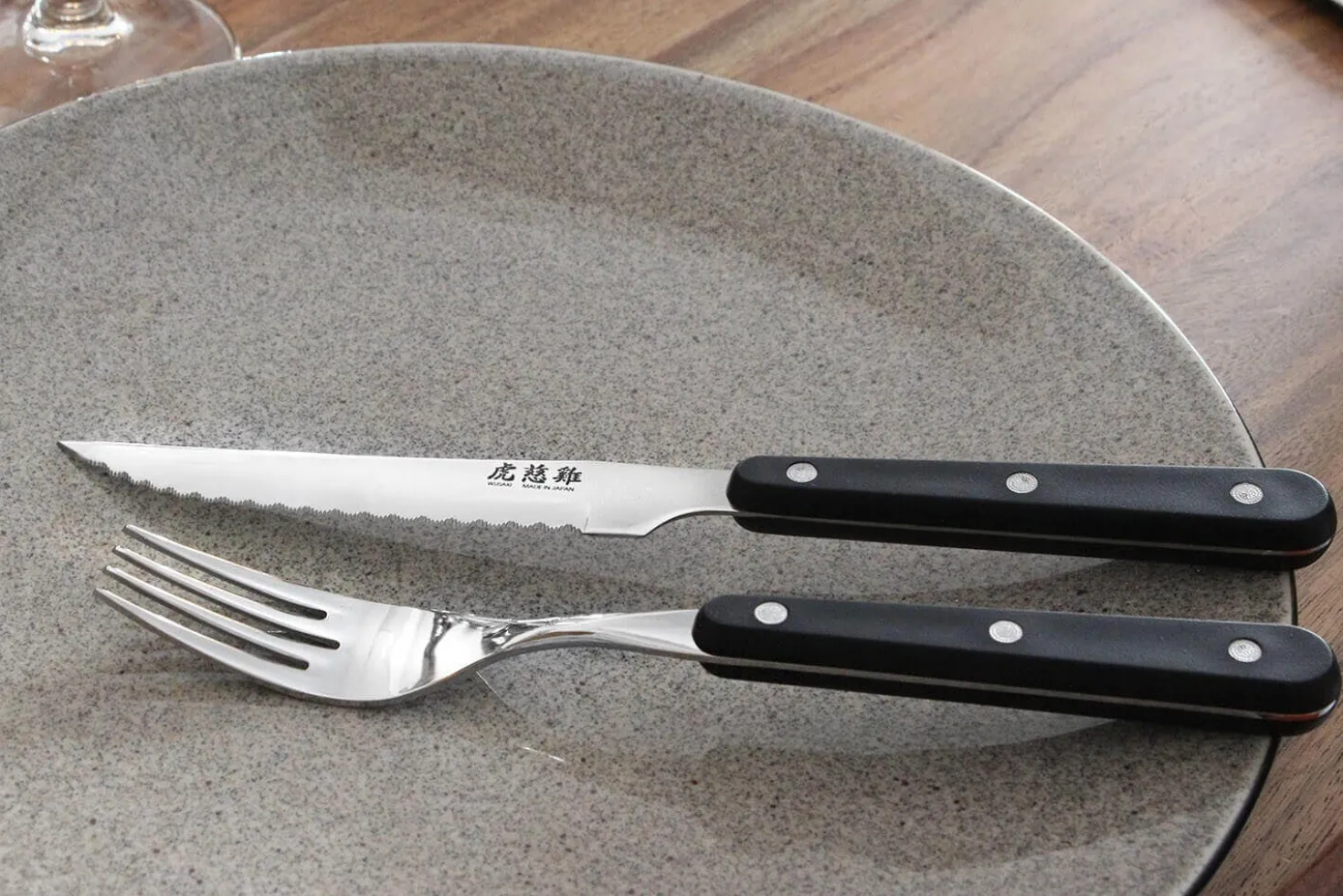Coffret de table Wusaki 2 couteaux à steak 11cm + 2 fourchettes