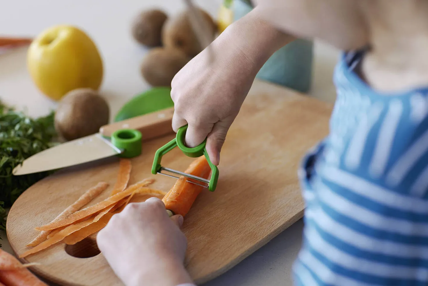 Coffret Opinel Le Petit Chef couteau + éplucheur + protège-doigts - Vert