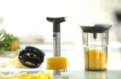 Coupe-ananas + trancheur + gobelet Gefu Professional Plus