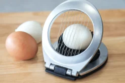Coupe-oeufs 2 en 1 MasterClass Deluxe en inox et polymère