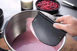 Coupe-pâte Gefu Dutto 2-en-1 en acier inox et polymère noir