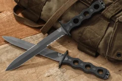 Couteau Benchmade SOCP 185SBK lame semi-dentée 18cm manche ajouré en G10 noir avec étui
