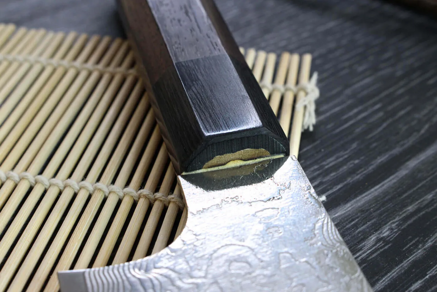 Couteau bunka japonais artisanal Takeshi Saji R2 Damas 18cm