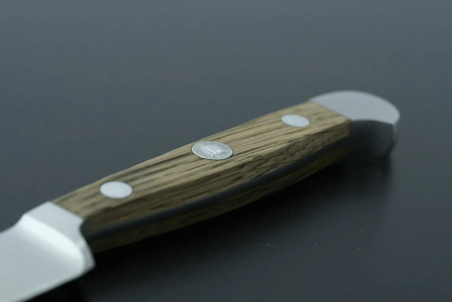Couteau à découper Güde Alpha Chêne 16cm en acier forgé