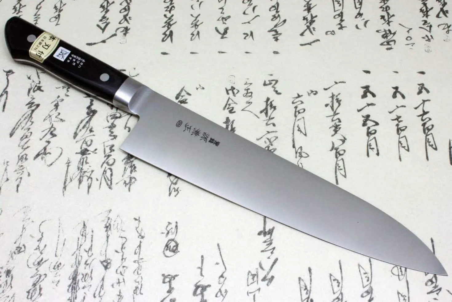 Couteau de chef 27cm Japan Kanetsune acier carbone 2N