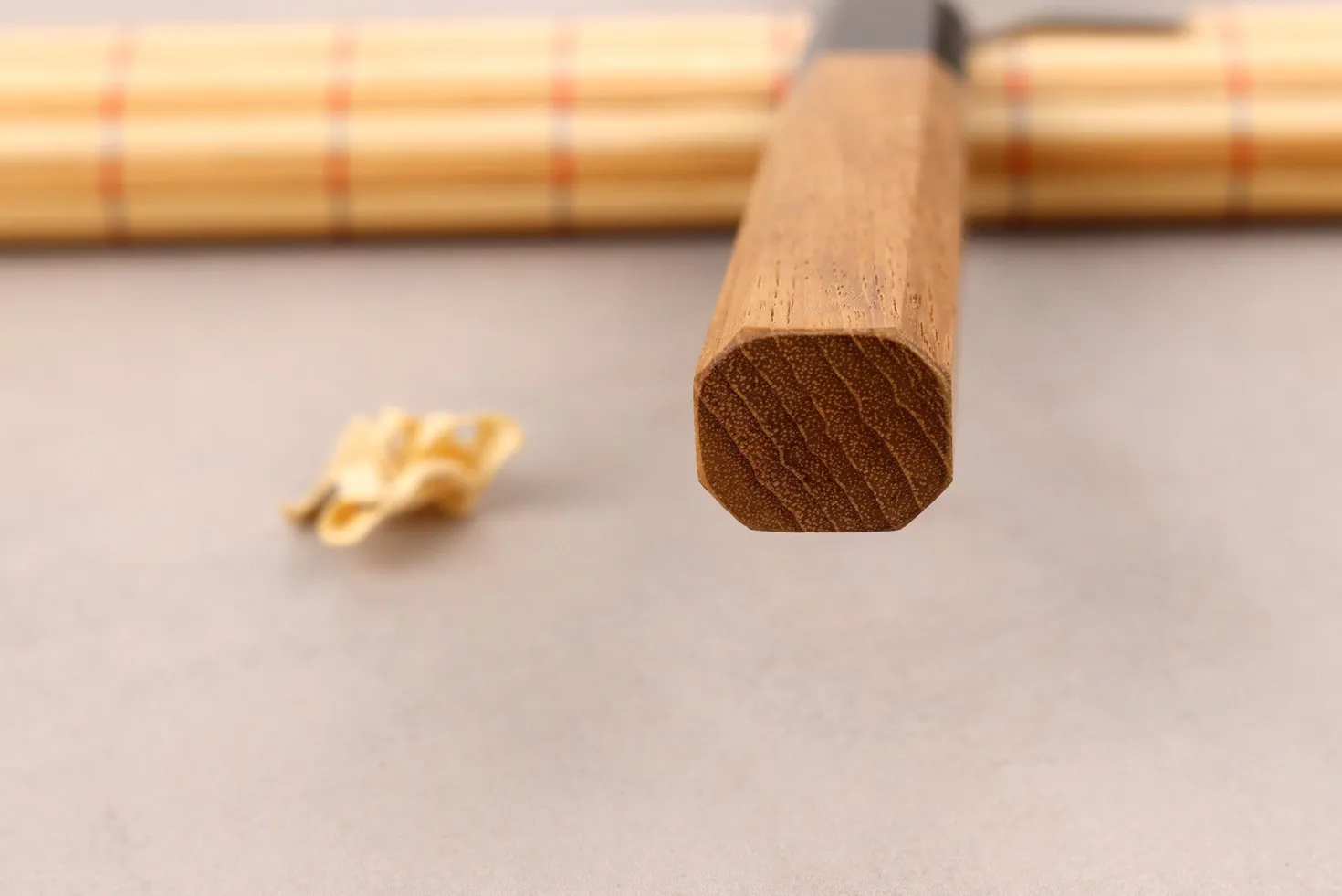 Couteau de chef 20cm japonais artisanal Nigara Hamono Migaki Tsuchime SG2 teck