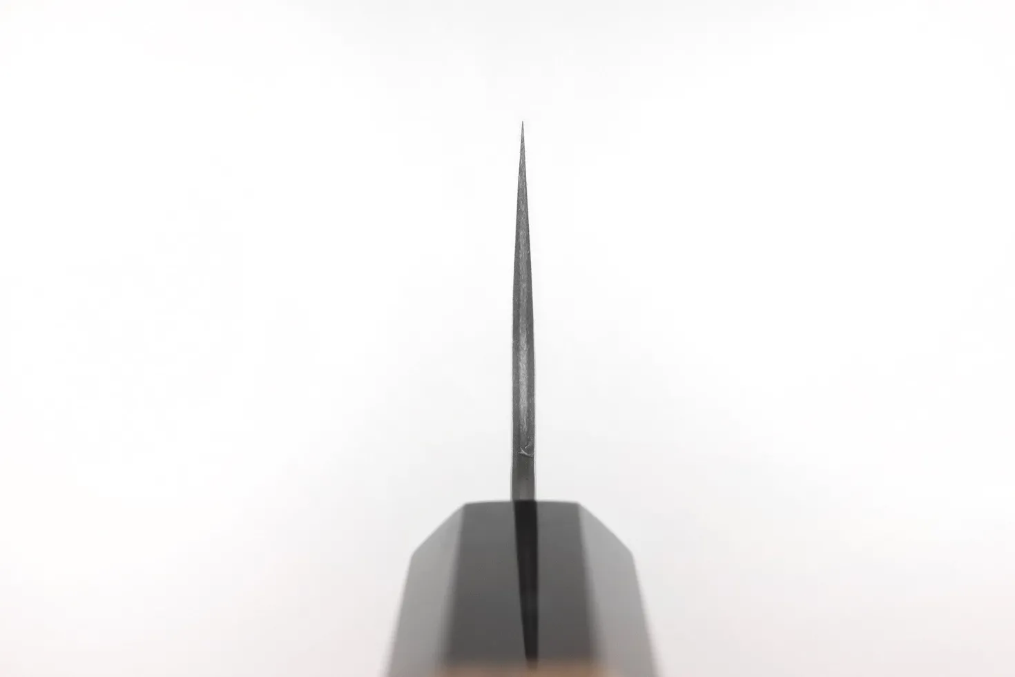 Couteau de chef 20cm japonais artisanal Nigara Hamono Migaki Tsuchime SG2 teck