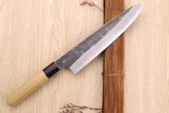 Couteau de chef 24cm japonais artisanal Sakai Kikumori Kikuzuki Kuro