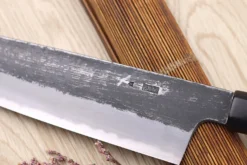 Couteau de chef 24cm japonais artisanal Sakai Kikumori Kikuzuki Kuro