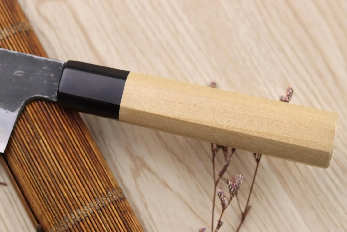 Couteau de chef 24cm japonais artisanal Sakai Kikumori Kikuzuki Kuro