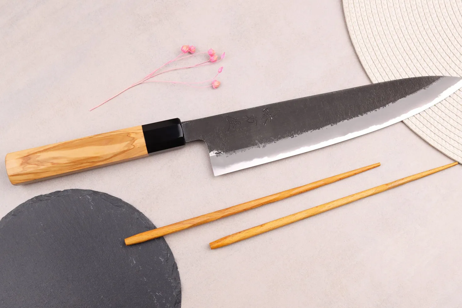 Couteau de chef 24cm japonais artisanal Hinoura Mutsumi Ajikataya Black Nashiji