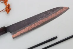 Couteau de chef 23cm japonais artisanal Hatsukokoro Yorokobi Kurouchi Damas