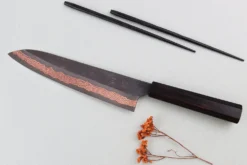 Couteau de chef 23cm japonais artisanal Hatsukokoro Yorokobi Kurouchi Damas