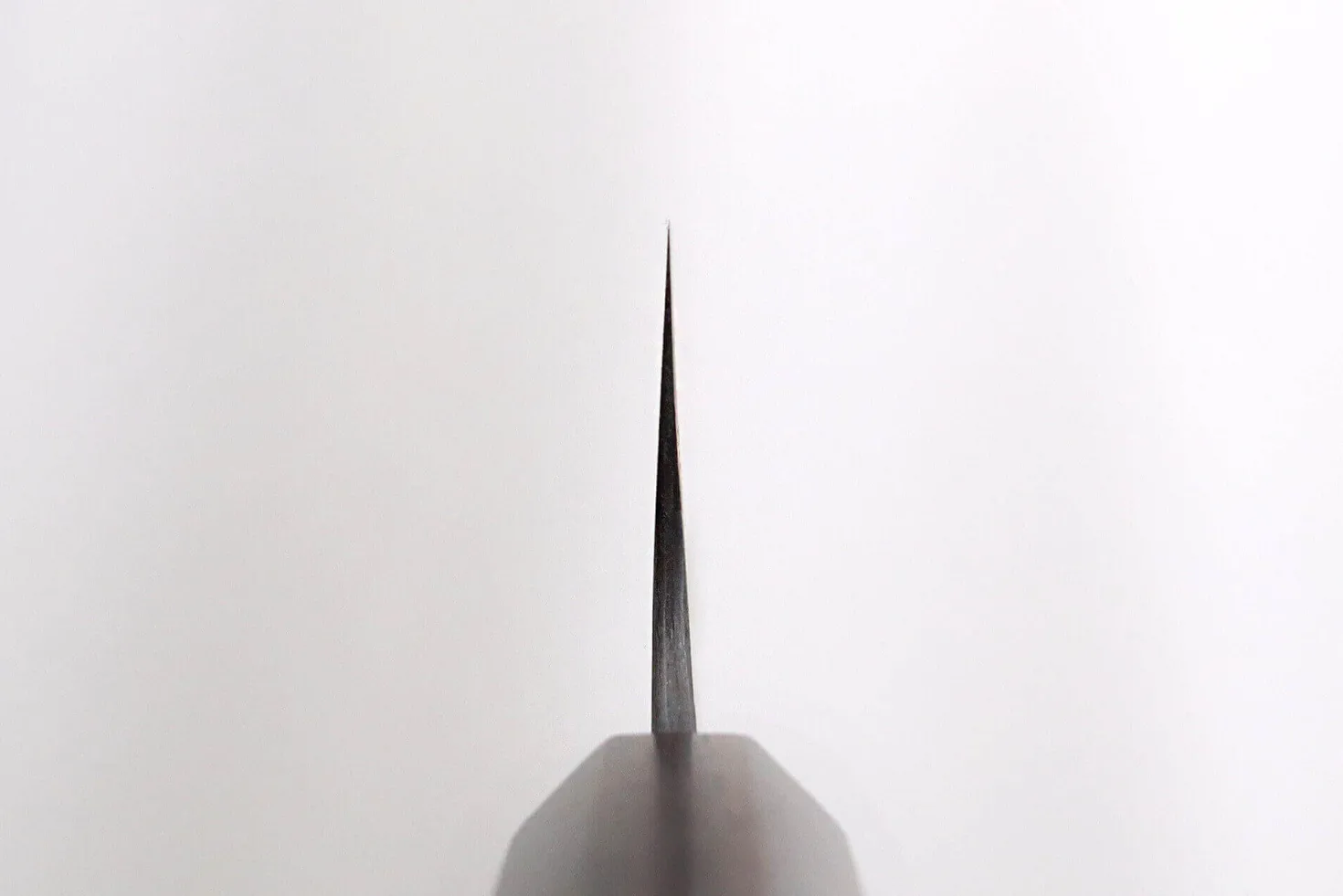Couteau de chef 23cm japonais artisanal Hatsukokoro Yorokobi Kurouchi Damas