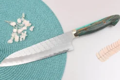 Couteau de chef 21cm japonais artisanal Nigara Hamono Migaki Tsuchime SG2 manche en turquoise