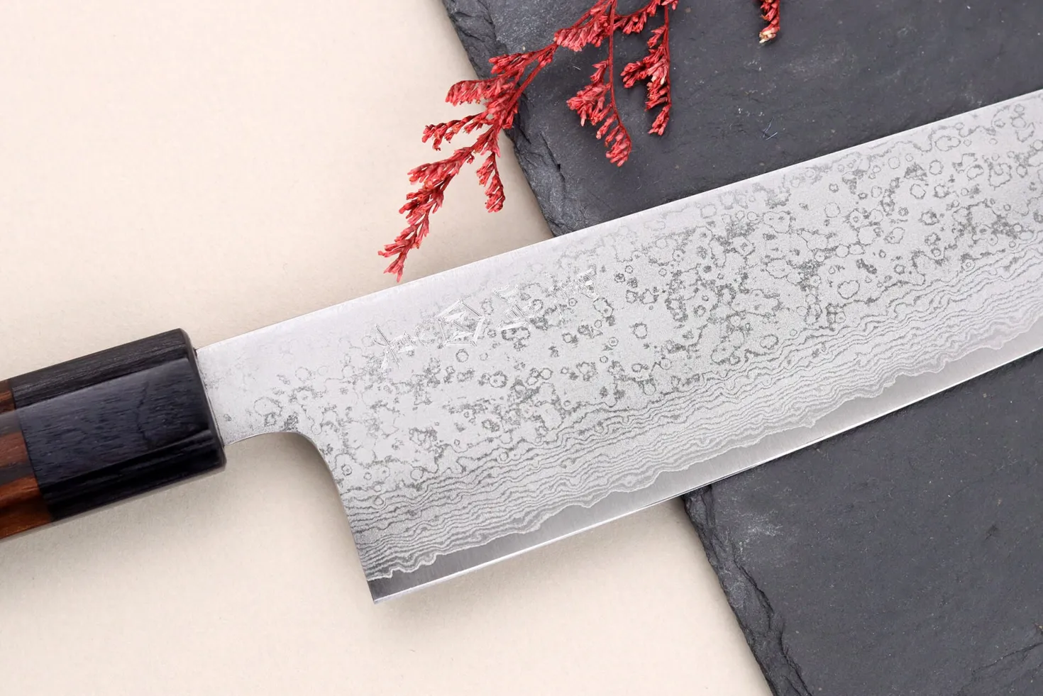 Couteau de chef 21cm japonais artisanal Makoto Kurosaki VG7 Damas