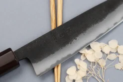 Couteau de chef 18cm japonais artisanal Yuzo Black Nashiji