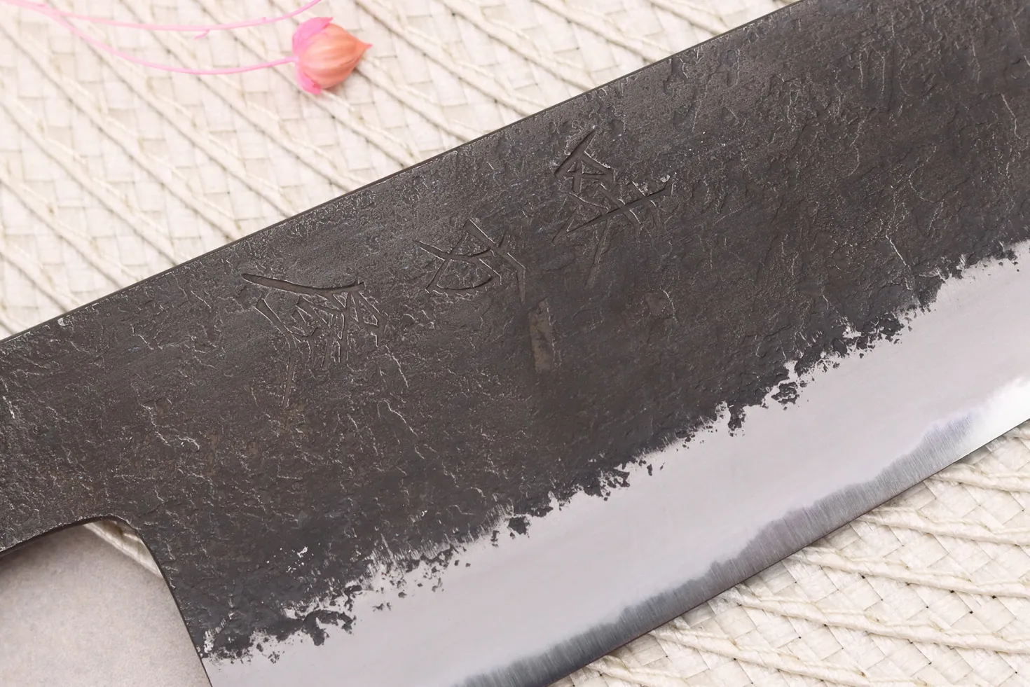 Couteau de chef 21cm japonais artisanal Hinoura Mutsumi Ajikataya Black Nashiji