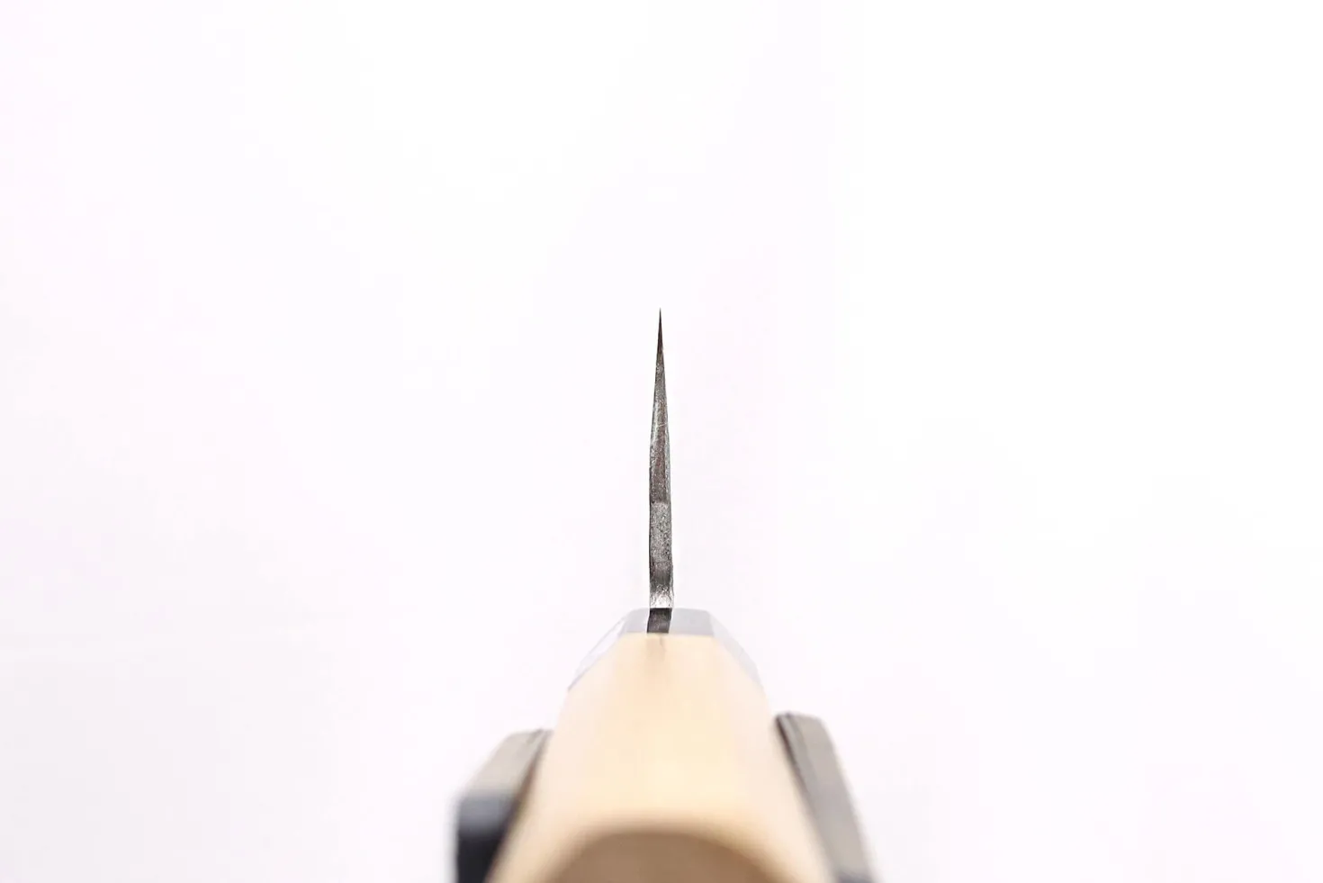 Couteau de chef 21cm japonais artisanal Fujiwara Maboroshi manche en magnolia