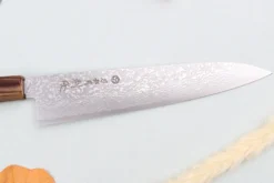 Couteau de chef 21cm japonais artisanal Toshitaka Suminagashi SG2 Damas
