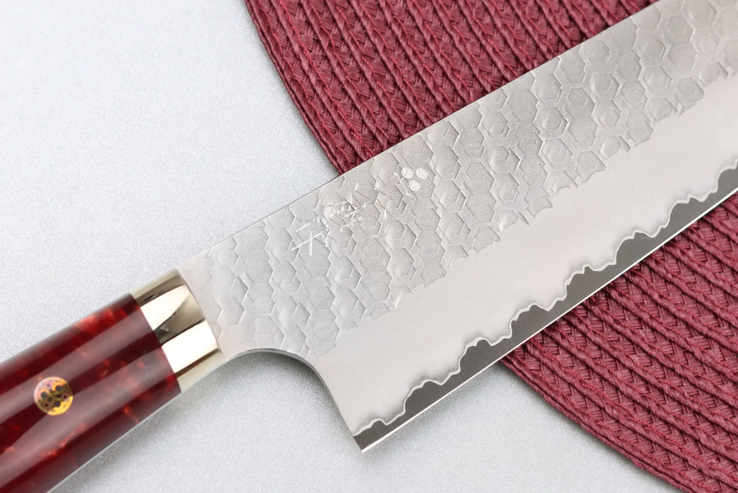 Couteau de chef 21cm japonais artisanal Nigara Hamono Migaki Tsuchime SG2 manche en acrylique