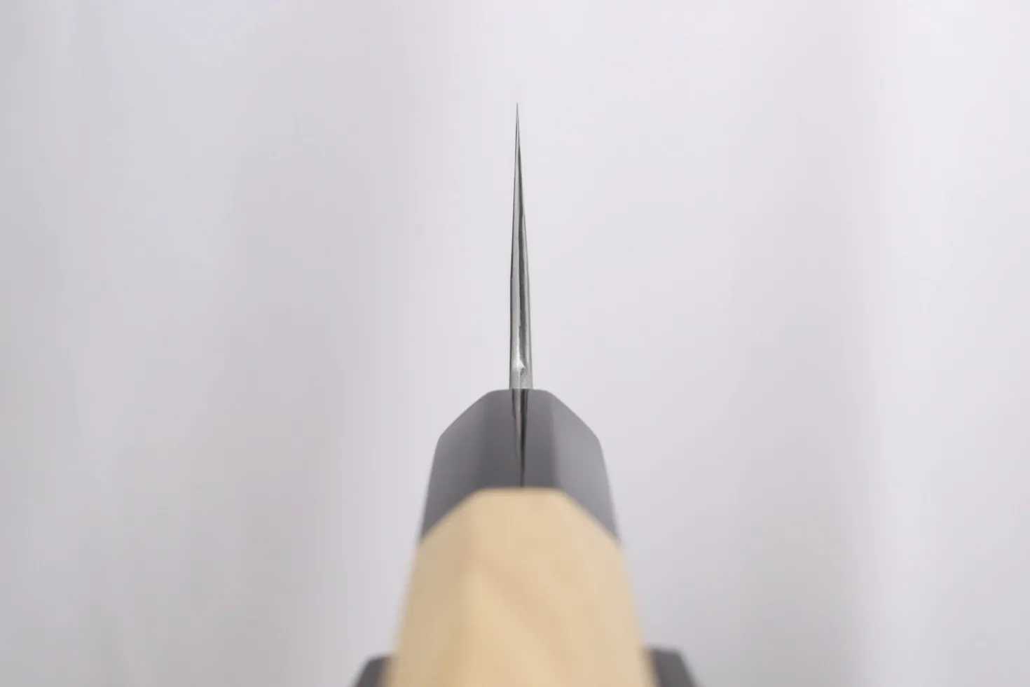 Couteau de chef 24cm japonais artisanal Sakai Kikumori Kikuzuki Rin