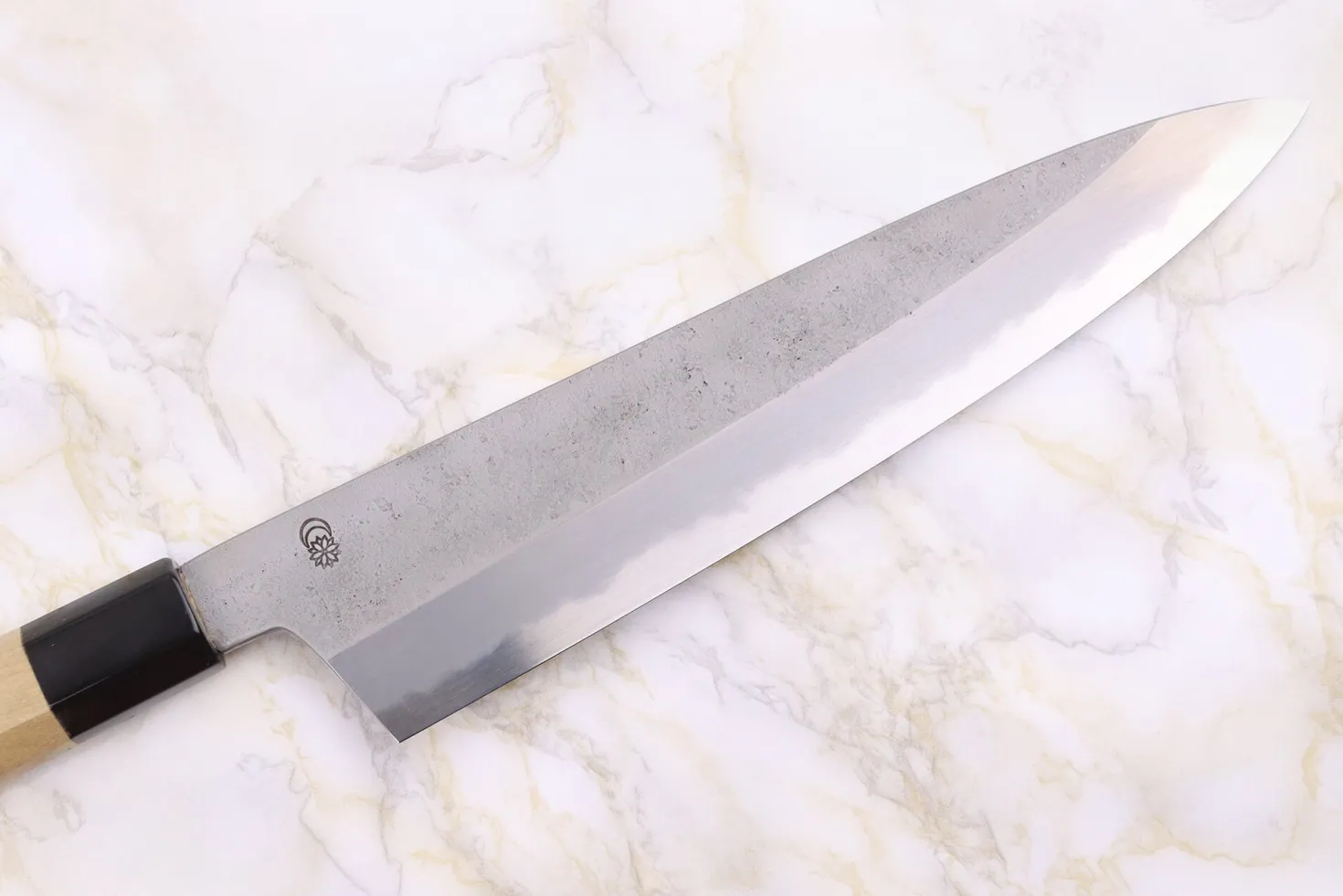 Couteau de chef 24cm japonais artisanal Sakai Kikumori Kikuzuki Rin