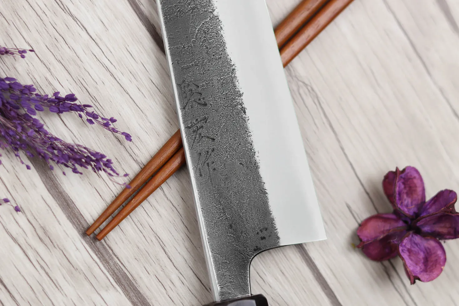Couteau de chef 21cm japonais artisanal Toshihiro Wakui Shirogami 2 San Maï nashiji