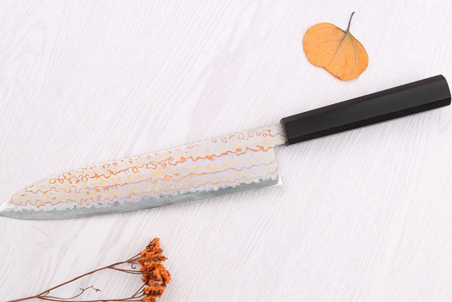 Couteau de chef 21cm japonais artisanal Hatsukokoro Hayabusa Rainbow Damas