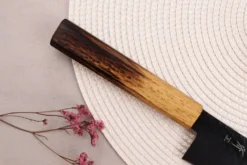 Couteau de chef 21cm japonais Sakai Takayuki Kurokage VG10 manche en chêne brûlé