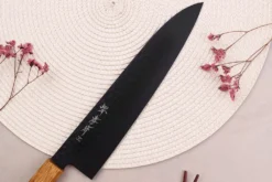Couteau de chef 24cm japonais Sakai Takayuki Kurokage VG10 manche en chêne brûlé
