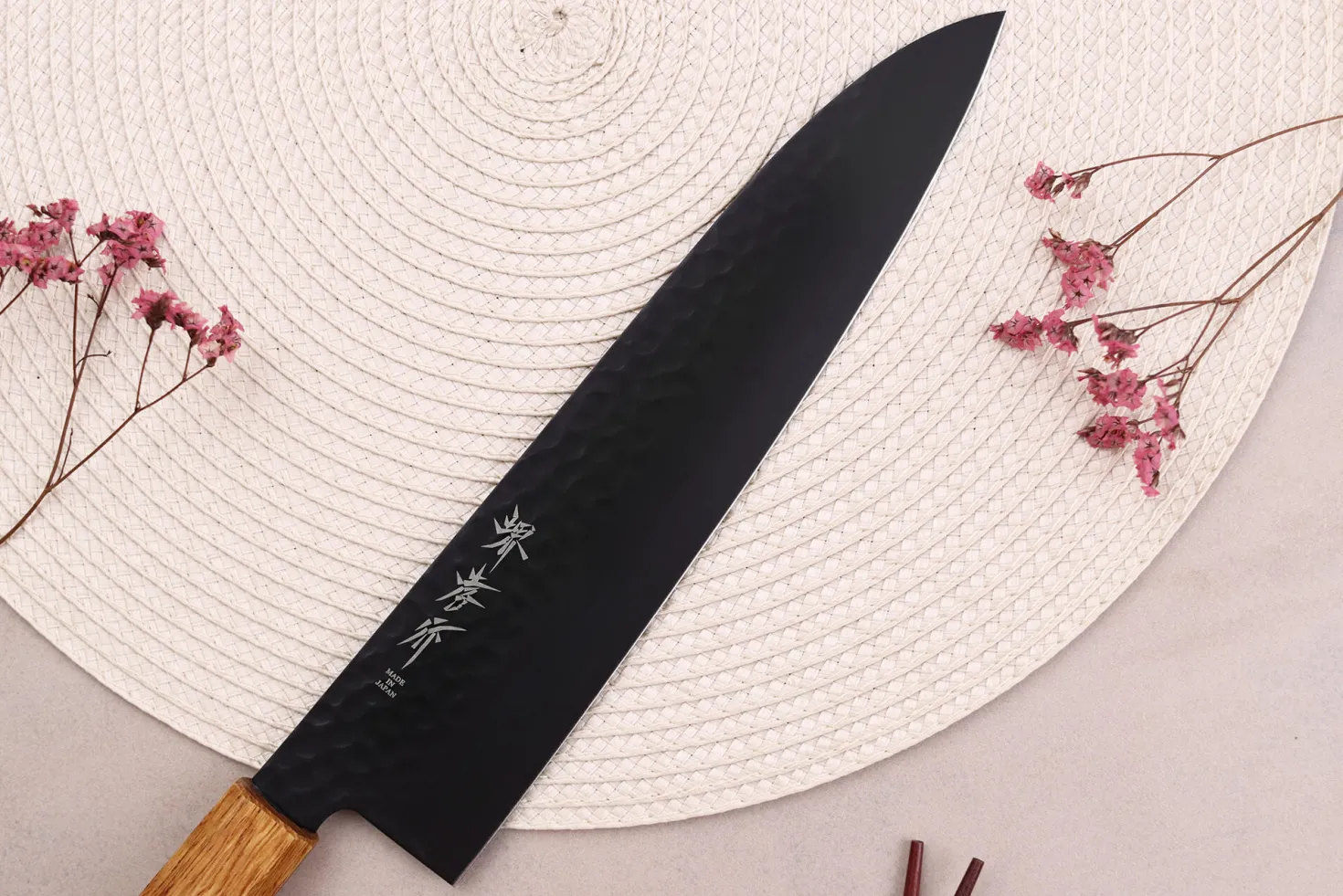 Couteau de chef 24cm japonais Sakai Takayuki Kurokage VG10 manche en chêne brûlé
