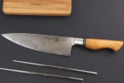Couteau de chef 21cm Ryda Knives ST650 Damas et manche en olivier