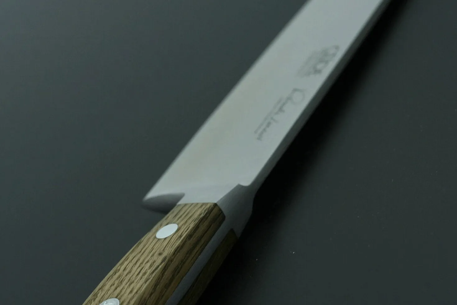Couteau de chef Güde Alpha Chêne 26cm en acier forgé