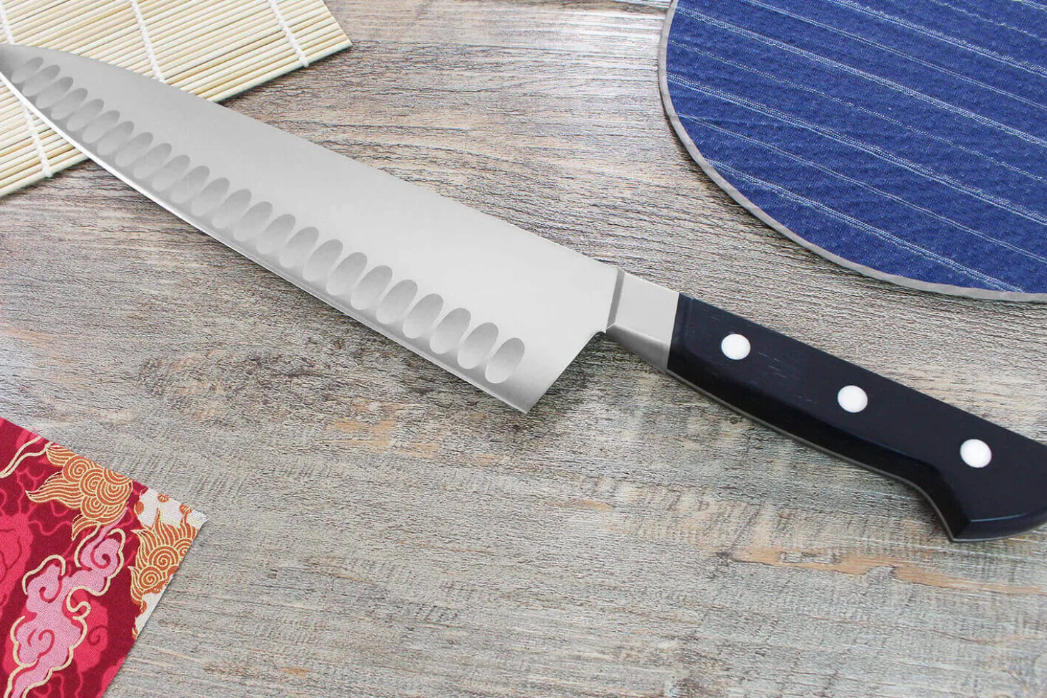 Couteau de chef japonais alvéolé Misono UX10 27cm