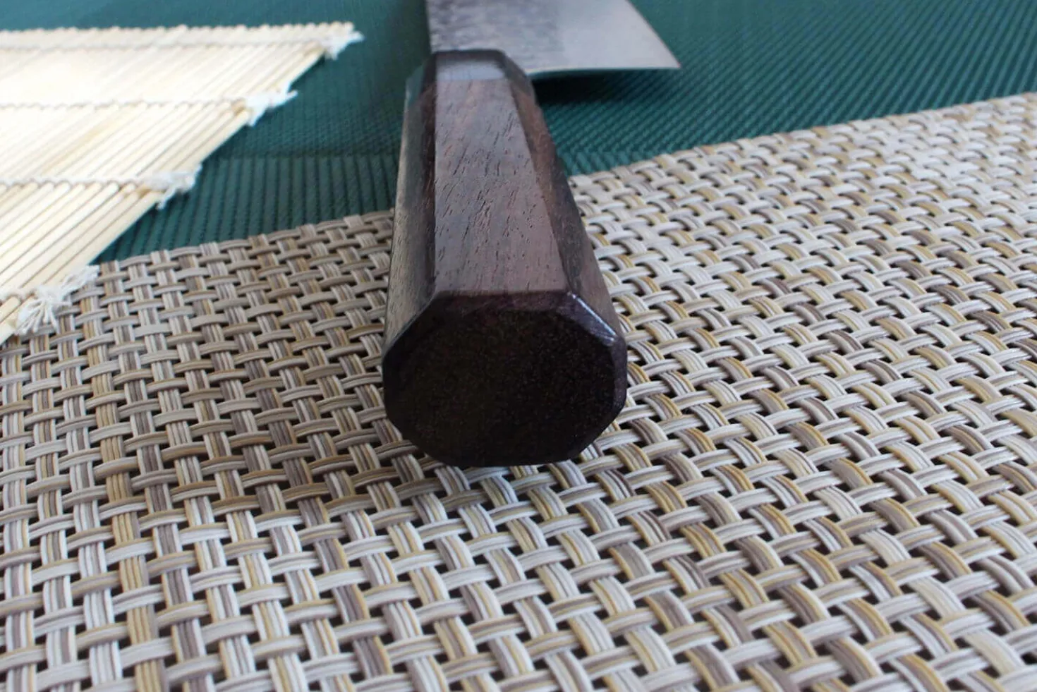Couteau de chef japonais artisanal martelé Yu Kurosaki Shizuku 21cm acier SG2