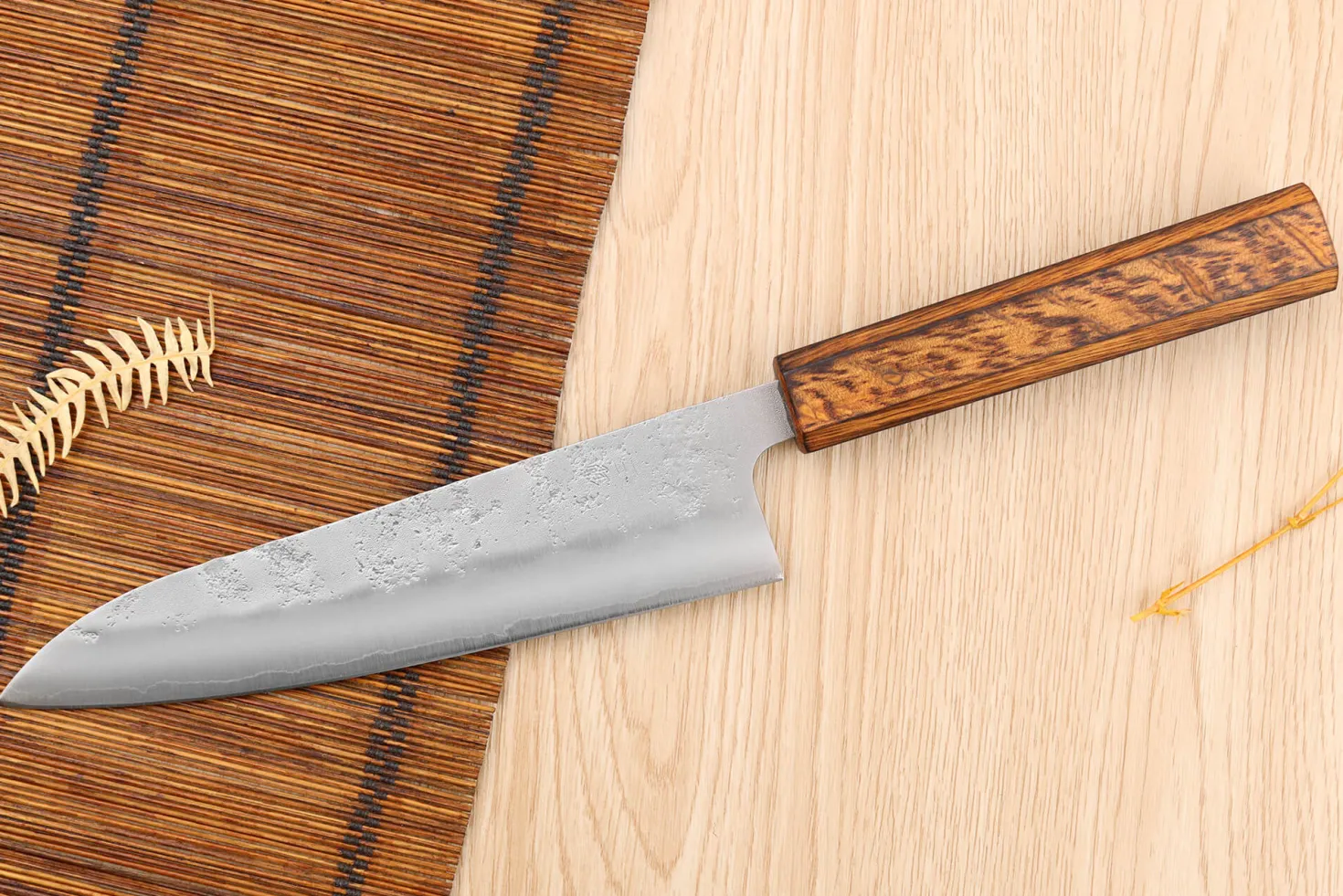 Couteau de chef japonais artisanal Wusaki Yoshi G3 chêne 18cm