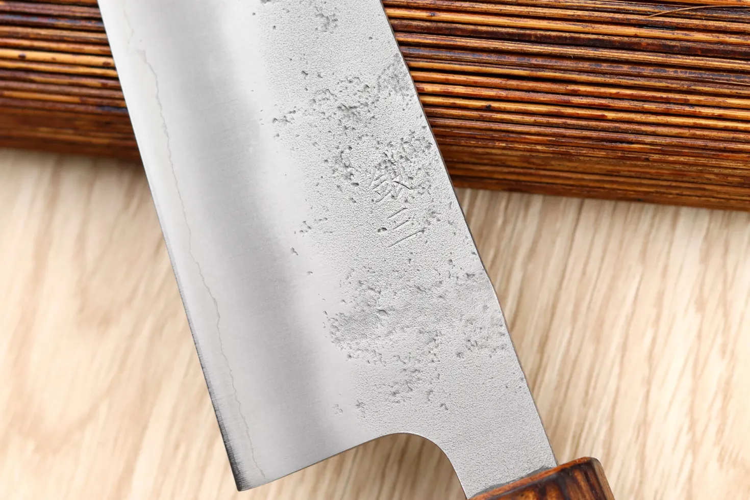 Couteau de chef japonais artisanal Wusaki Yoshi G3 chêne 18cm