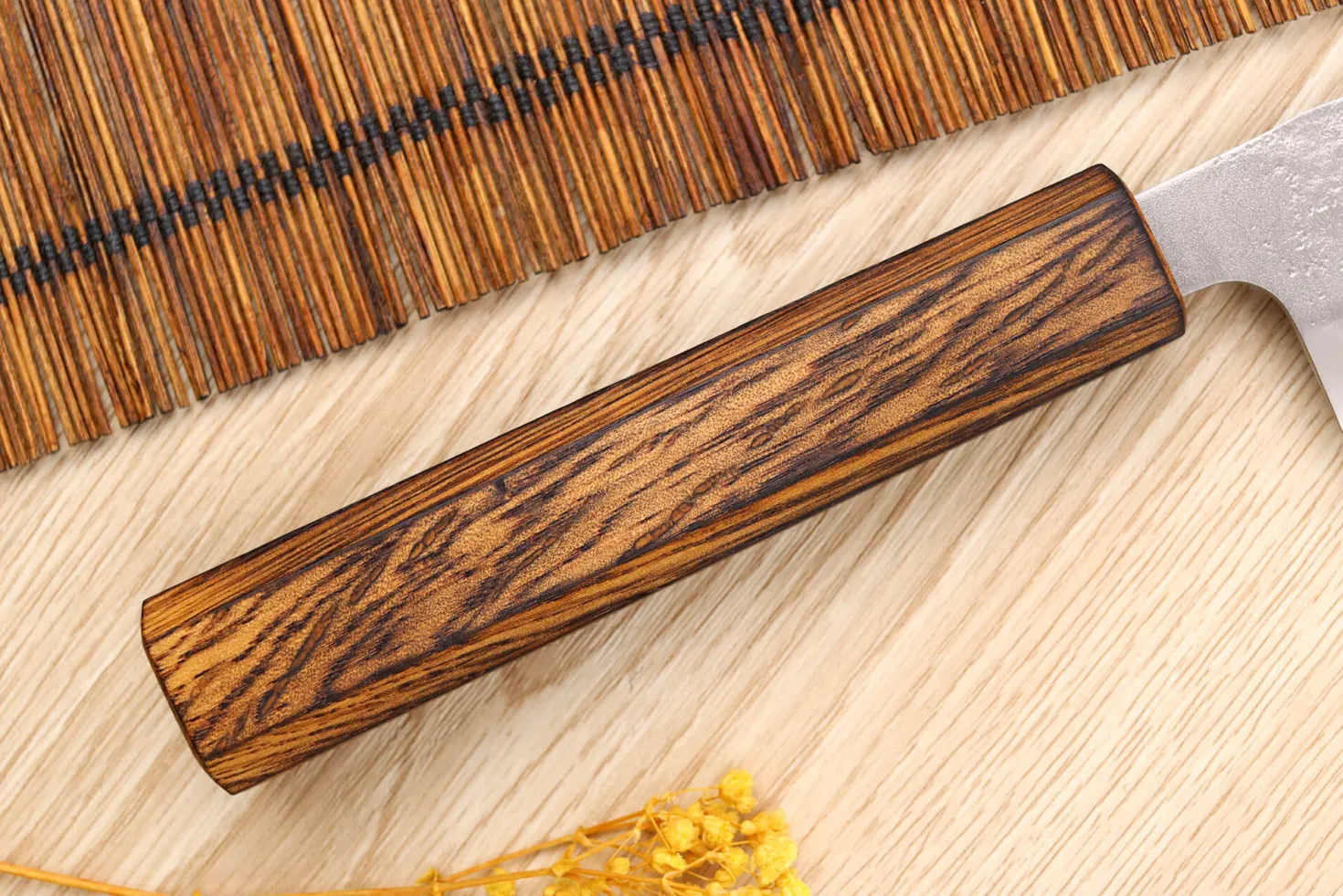 Couteau de chef japonais artisanal Wusaki Yoshi G3 chêne 18cm