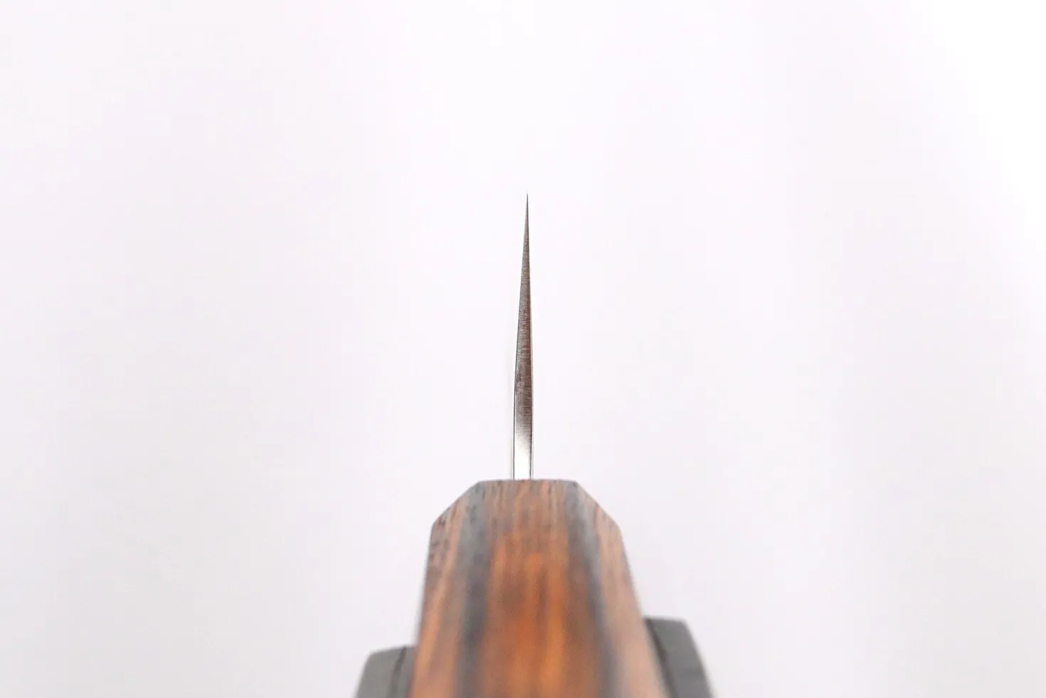 Couteau de chef japonais artisanal Wusaki Yoshi G3 chêne 18cm