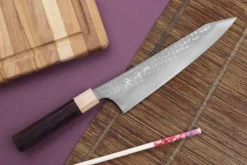 Couteau de chef japonais artisanal martelé Yu Kurosaki senko 21cm acier SG2
