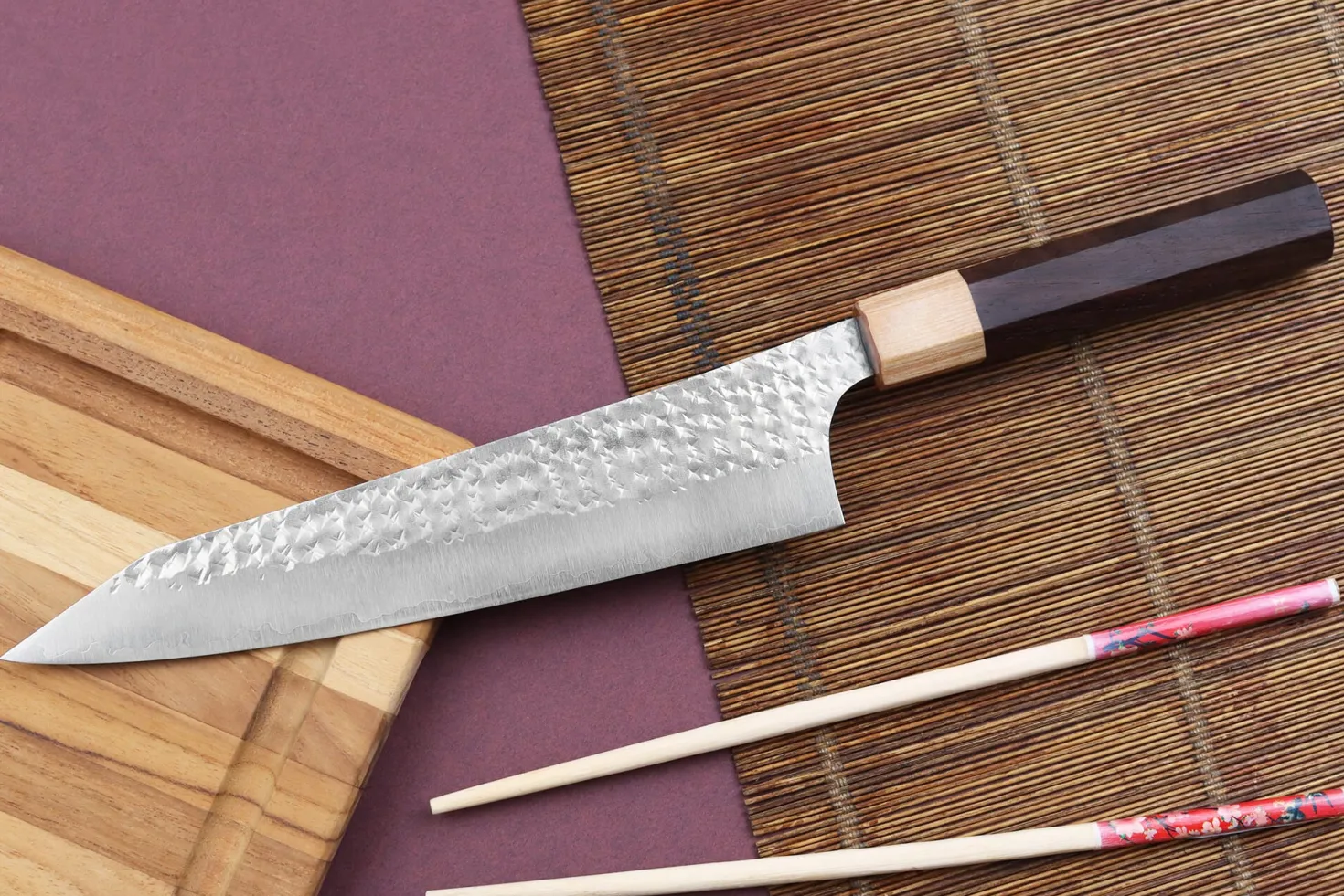 Couteau de chef japonais artisanal martelé Yu Kurosaki senko 21cm acier SG2