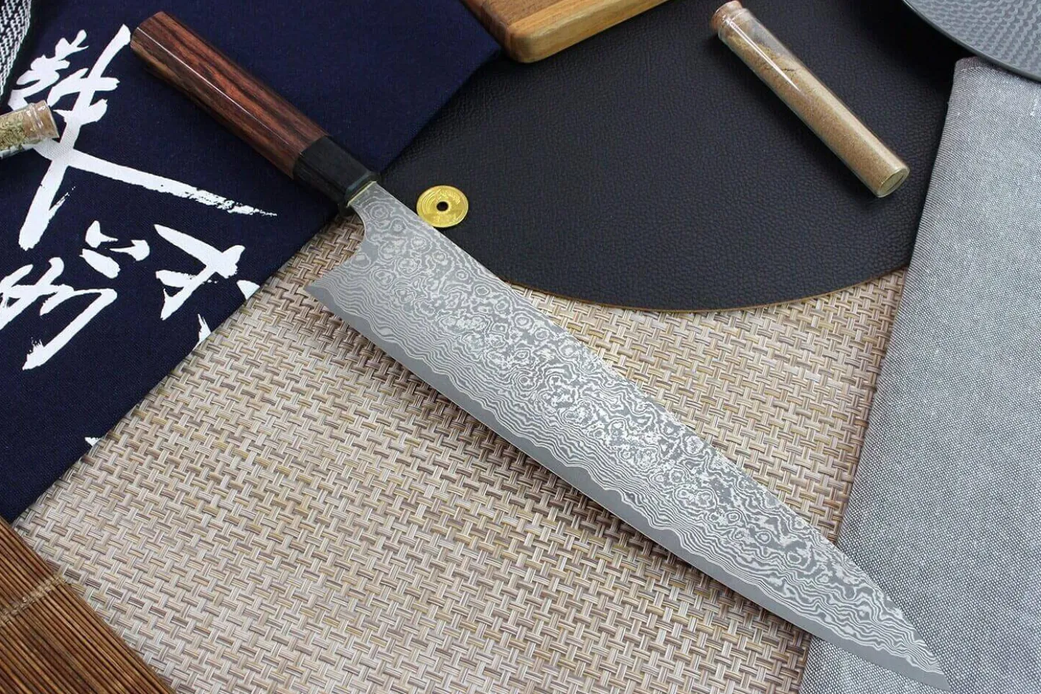 Couteau de chef japonais artisanal Masakage Kumo 27cm damas 63 couches