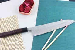 Couteau de chef japonais artisanal martelé Yu Kurosaki Shizuku 24cm acier SG2
