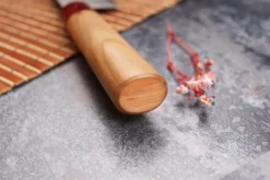 Couteau de chef japonais artisanal Tsunehisa Aogami Super martelé 24cm